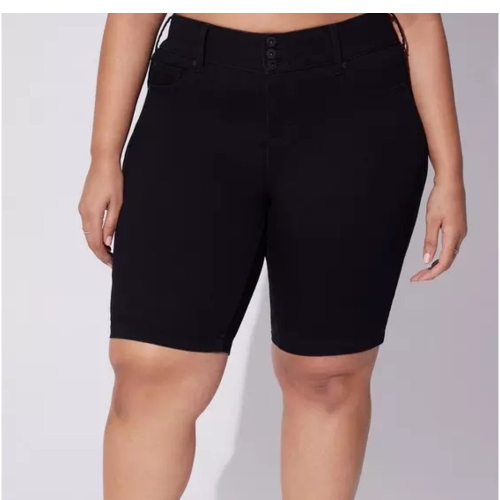 Torrid Black Women’s Stretch Bermuda Shorts - Picture 2 of 8